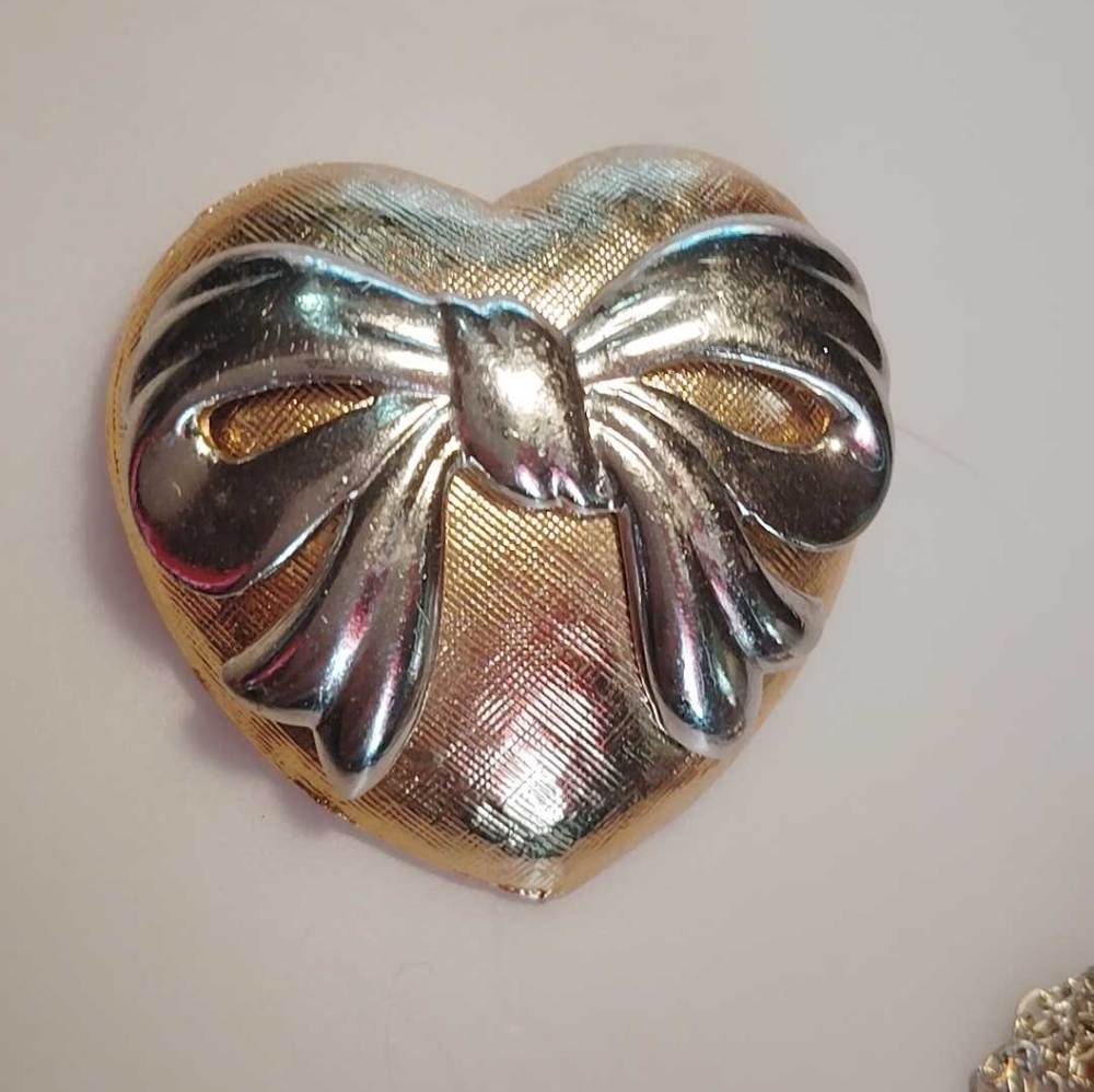Gold Heart Brooch with Silver Bow - Picture 5 of 6